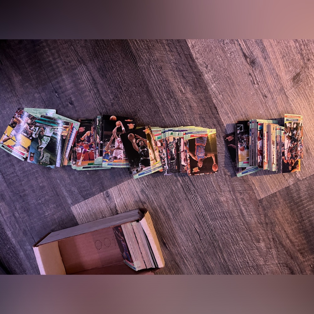 BASKETBALL CARDS